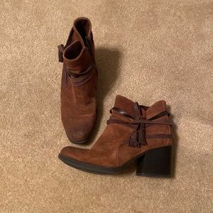 Born booties with tassels